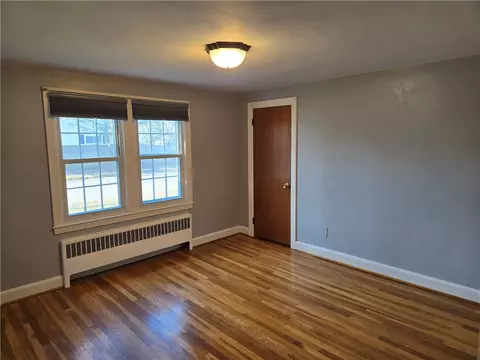 Bedroom - 46 Galant Dr, Warwick, RI 02886 photo 1 of 5