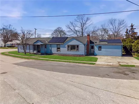 111 Roger Williams Cir, Cranston, RI 02905