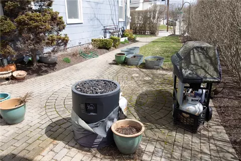 Exterior - 17 West St #A3, Westerly, RI 02891 photo 5 of 6