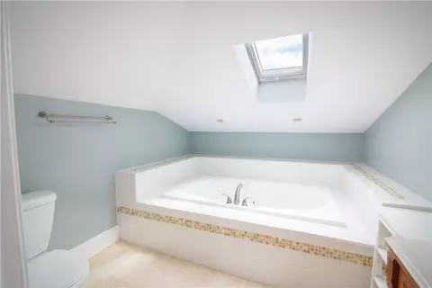 Bath - 17 West St #A3, Westerly, RI 02891 photo 3 of 5