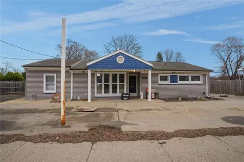 1010 Warwick Ave, Warwick, RI 02888