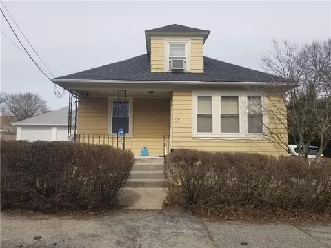 27 Hillcrest Ave, Pawtucket, RI 02860