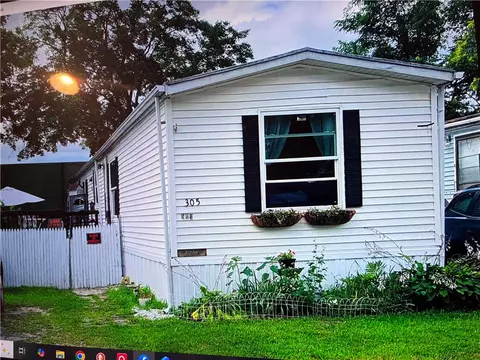 245 Manton St, Pawtucket, RI 02861