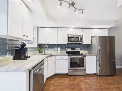 Kitchen - 3399 Post Rd #6, Warwick, RI 02886 photo 4 of 5