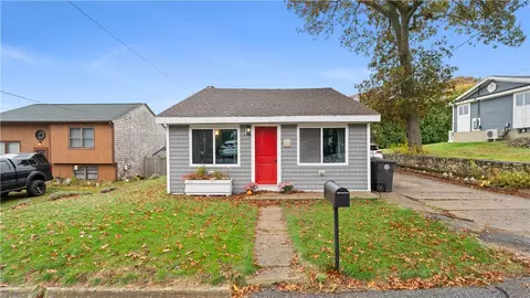 21 Darton St, Coventry, RI 02816