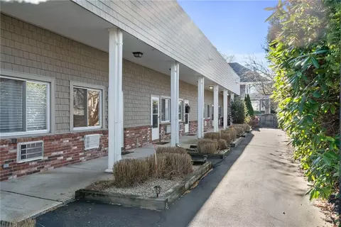26 Narragansett Ave #3, Newport, RI 02840