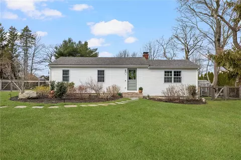 13 Starboard Ave, Jamestown, RI 02835