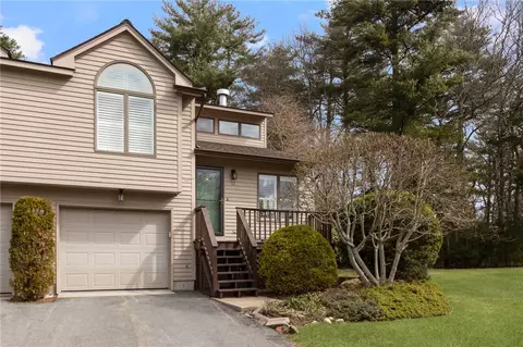 115 Cardinal Dr, North Kingstown, RI 02852