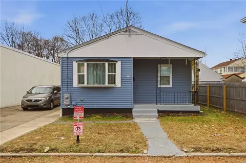 12 Roosevelt St, North Providence, RI 02904