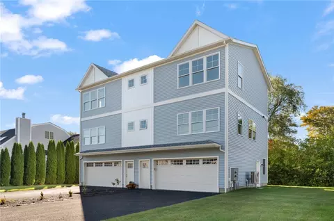 24 Wanda St #B, Narragansett, RI 02882