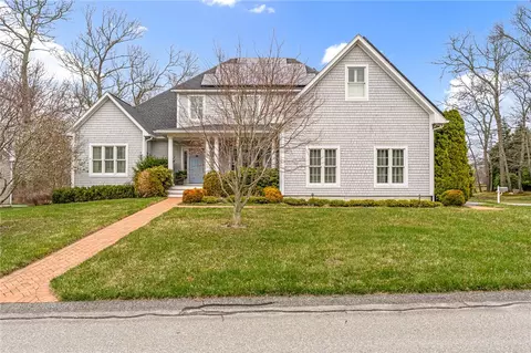3 Jessica Ln, Narragansett, RI 02882