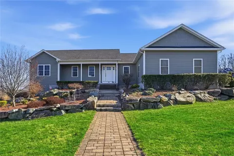 36 Abatecola Way, Johnston, RI 02919