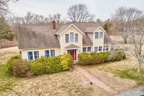 58 Dye Hill Rd, Hope Valley, RI 02832