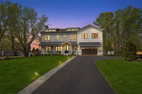 980 Green End Avenue Ave, Middletown, RI 02842