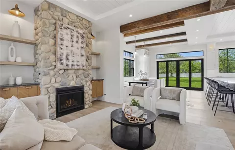 980 Green End Avenue Ave, Middletown, RI 02842