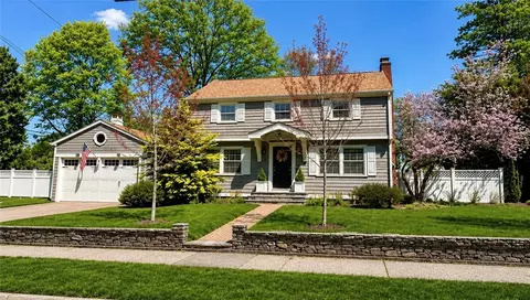14 Rumstick Rd, Barrington, RI 02806