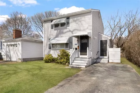 130 Roffee St, Barrington, RI 02806
