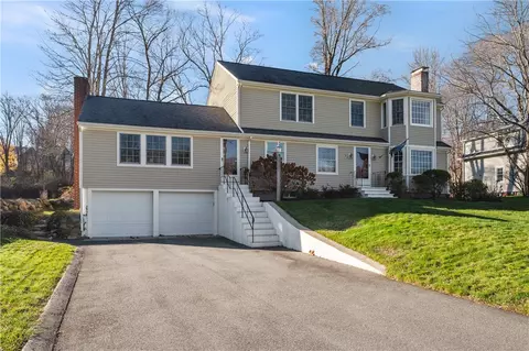 94 Abbott Run Valley Rd, Cumberland, RI 02864