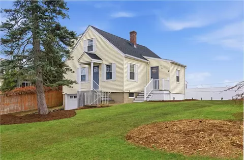 377 England St, Cumberland, RI 02864