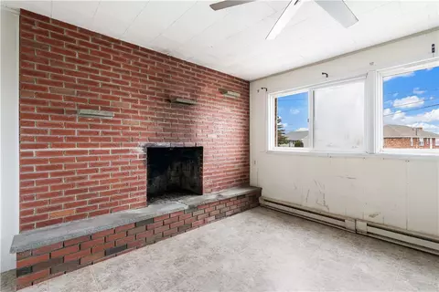 Living - 16 Rabbit Run, Westerly, RI 02891 photo 4 of 5