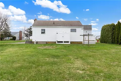 Exterior - 16 Rabbit Run, Westerly, RI 02891 photo 4 of 5