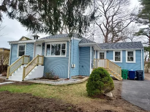 125 Wentworth Ave, Warwick, RI 02889