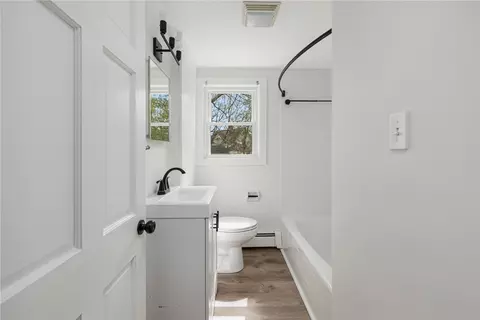 Bath - 26 Limestone Rd, Warwick, RI 02889 photo 1 of 2