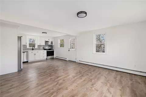 Living - 26 Limestone Rd, Warwick, RI 02889 photo 2 of 5