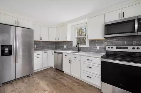 Kitchen - 26 Limestone Rd, Warwick, RI 02889 photo 2 of 2