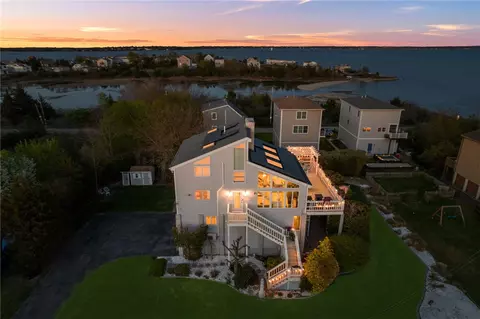84 Dundas Ave, Warwick, RI 02888
