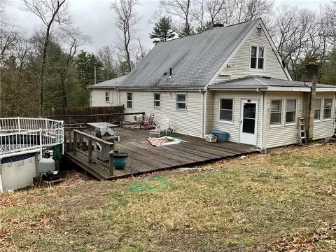 832 Phillips Hill Rd, Coventry, RI 02816