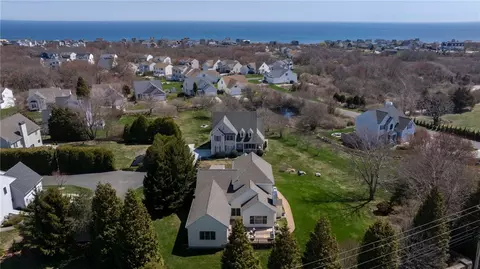 25 Southern View Dr, Narragansett, RI 02882