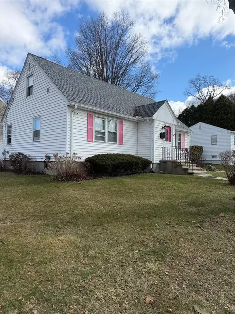 4 Dunbar St, Providence, RI 02909