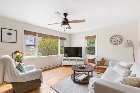 Living - 32 Overhill Rd, Warren, RI 02885 photo 3 of 4