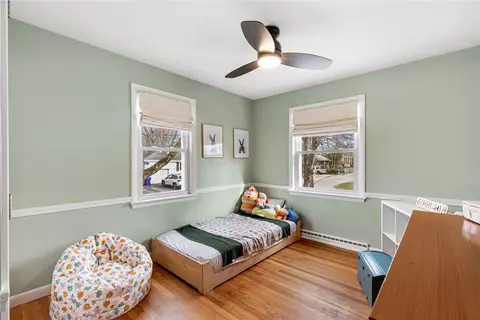 Bedroom - 32 Overhill Rd, Warren, RI 02885 photo 6 of 8