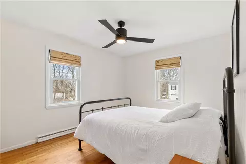 Bedroom - 32 Overhill Rd, Warren, RI 02885 photo 3 of 8