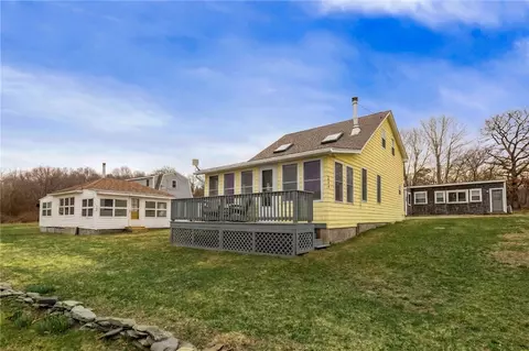 26 Pier Rd, Prudence Island, RI 02872