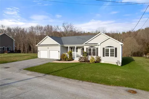 20 Peggy Dr, Cumberland, RI 02864