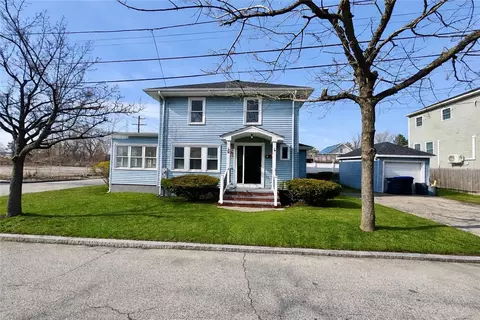 2 Tobyhanna St, Providence, RI 02910
