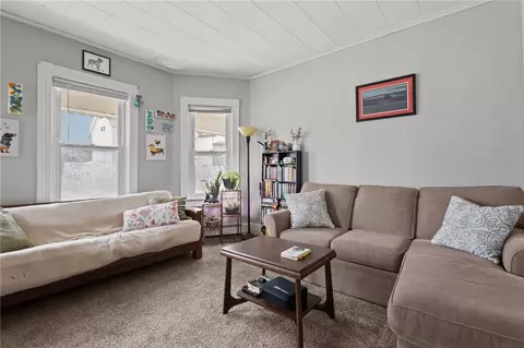 Living - 469 Winter St, Woonsocket, RI 02895 photo 3 of 9