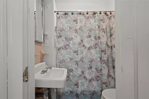 Bath - 469 Winter St, Woonsocket, RI 02895 photo 1 of 3