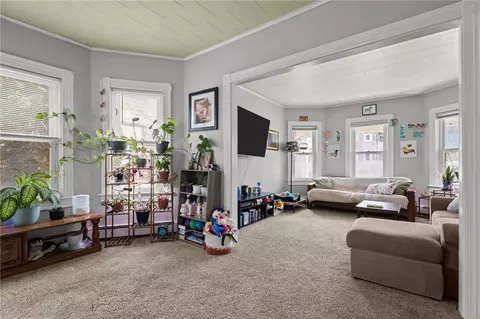 Living - 469 Winter St, Woonsocket, RI 02895 photo 5 of 9