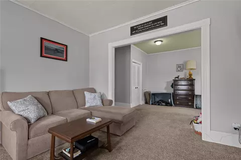 Living - 469 Winter St, Woonsocket, RI 02895 photo 6 of 9