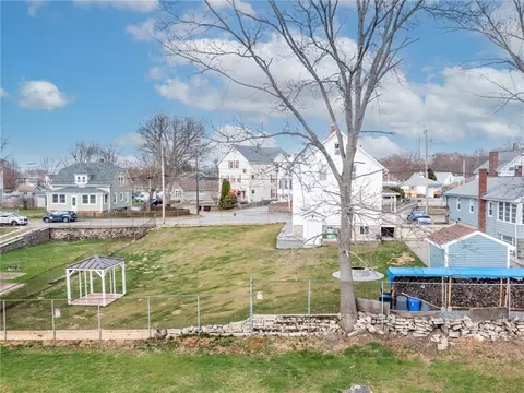 View/Area - 58 Williams St, Woonsocket, RI 02895 photo 1 of 10