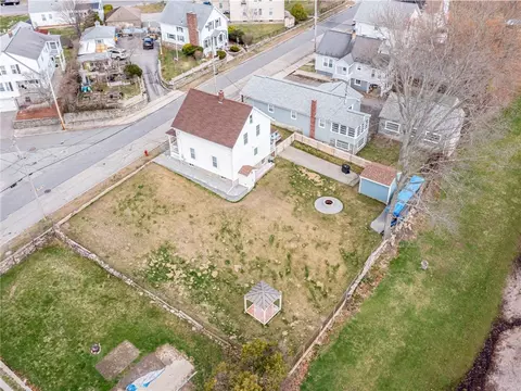 View/Area - 58 Williams St, Woonsocket, RI 02895 photo 6 of 10