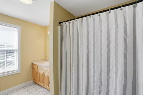 Bath - 272 Cass Ave #3, Woonsocket, RI 02895 photo 5 of 8