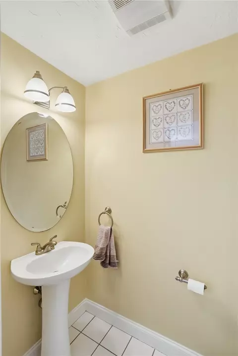 Bath - 272 Cass Ave #3, Woonsocket, RI 02895 photo 2 of 8