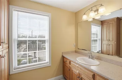 Bath - 272 Cass Ave #3, Woonsocket, RI 02895 photo 6 of 8
