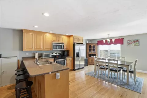 Dining - 272 Cass Ave #3, Woonsocket, RI 02895 photo 1 of 3
