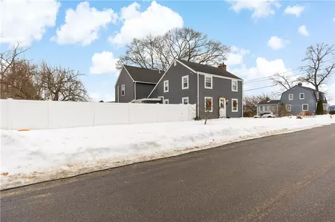 48 Rowe Ave, Warwick, RI 02889